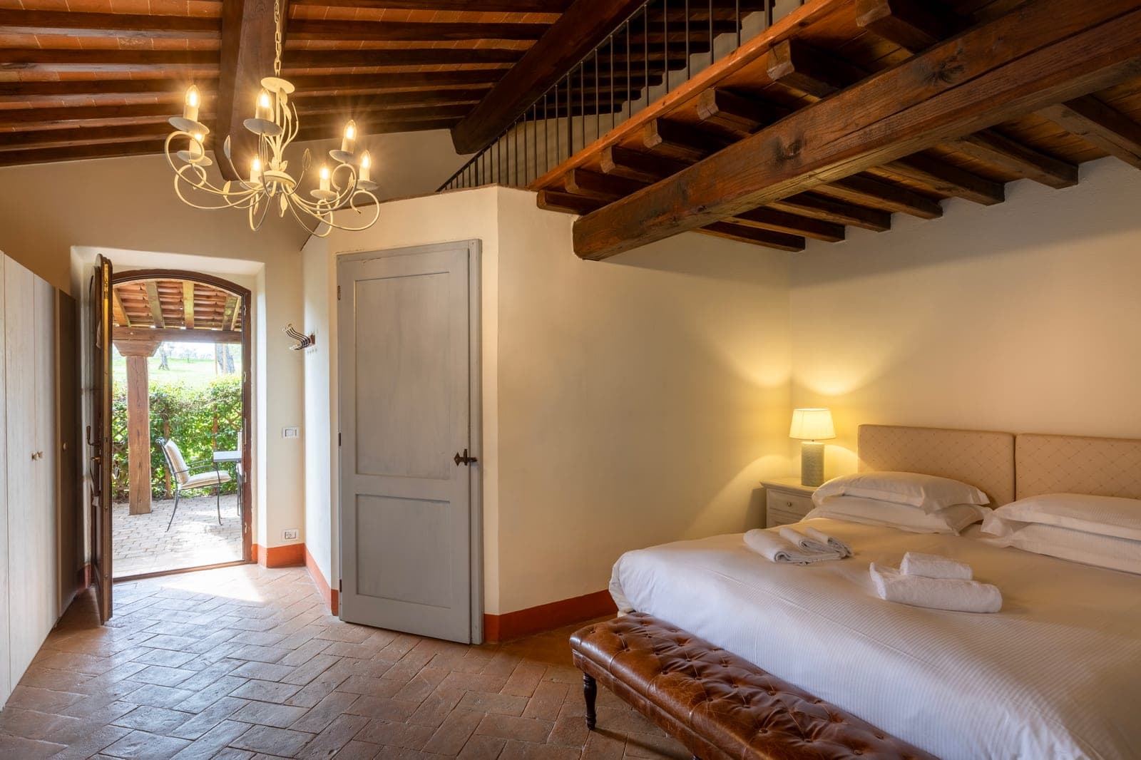 Camera gallery, Torri di Porsenna Umbria 2